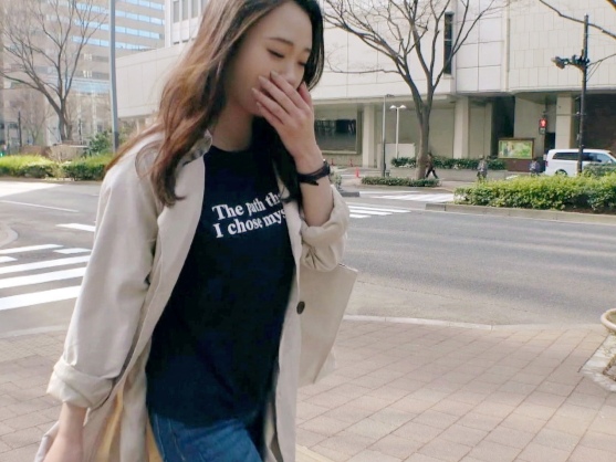 【素人】揉み倒したい巨乳持ちの美人エステティシャン…フェラさせて潮吹きヌルまんを突きまくる交尾…♡