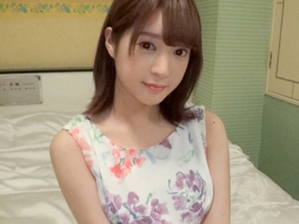 【素人×お姉さん】ガーリーな服装の可愛いお姉さんをベロチューでその気にさせる!チンポ生挿入して顔面射精!