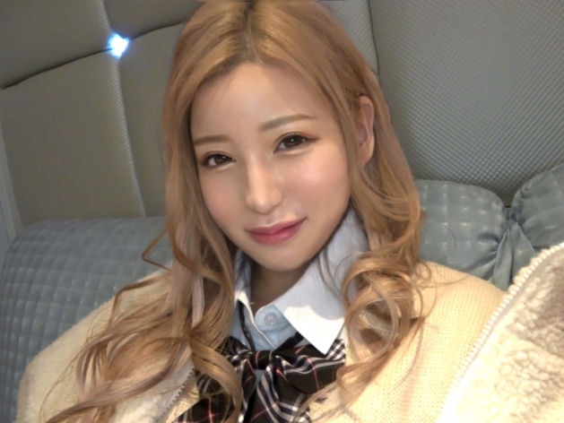 【制服ギャルのむちむち誘惑】『この美尻、どう？』生意気なギャルが制服姿でエッチな挑発！むちむち美尻を揺らして、ボッキしたチンコで激しく突き回す、ギャップがたまらないエロプレイ！！