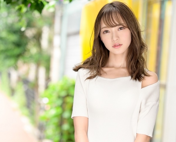 【スレンダーお姉さんの甘い誘惑】『あなたの家で…いいの？』美ボディお姉さんが素人男性宅で濃厚プレイ♡恋人みたいなキスから始まる生々しいセックスに悶えイキ！♡