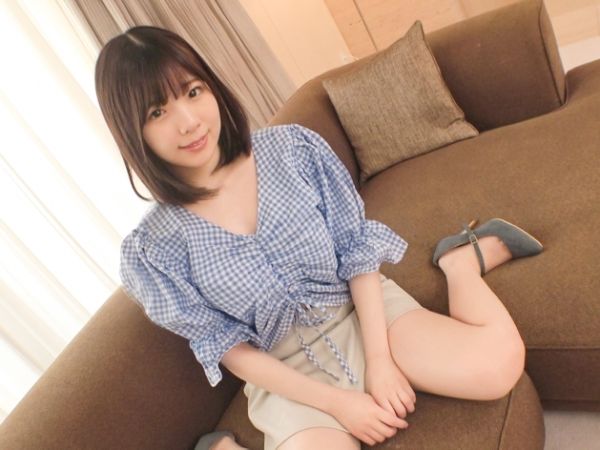 【18歳Gカップ女学生】『初めてで…』ウブな隠れ巨乳女子が高速ピストンで激しく揺れる！初々しい反応とたわわな美巨乳がたまらない♡