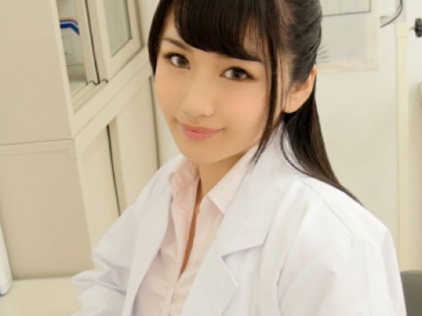 【禁断の教室ラブ】『先生、ダメですよ…』美人教師と生徒の危険な関係！教室で繰り広げられる大胆なエロプレイ♡ 生徒の若チンポにメロメロな先生の淫らな姿は必見！！