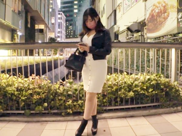 【Mカップ超乳ディーラーの淫らなサービス】セクシーお姉さんが授乳手コキ＆パイズリ＆フェラでご奉仕！口内射精もお手の物…爆乳カジノディーラーのエロテクに悶絶必至！♡