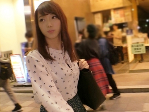 【街角ナンパ】美脚スレンダー美女をゲット！細身のカラダをバックで激突き！！敏感なカラダが感じまくりで、思わず大興奮のガチイキセックス！！♡