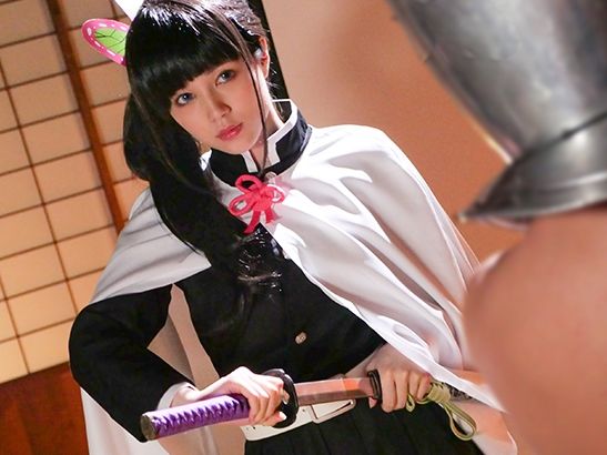 【異世界セクシーコスで悶絶イキ】『もうダメ…イっちゃう…』大胆コスチュームの美女が潮吹き大絶頂！悶えまくる姿がエロすぎて目が離せない！！♡