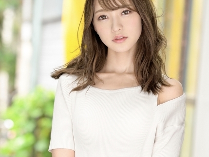 【細身美少女と素人SEX】可愛すぎるあの子が素人男性とエッチ！敏感なアソコを刺激され、感じまくる姿に興奮間違いなし♡