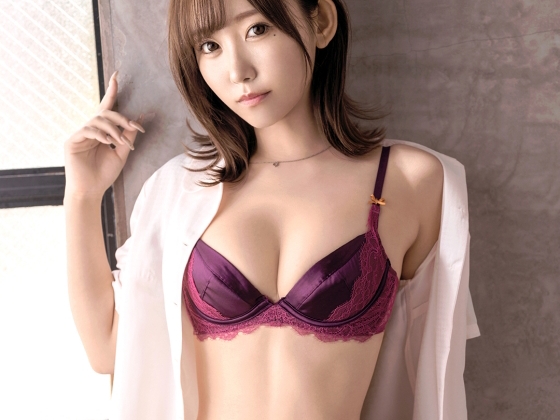 【美尻美女の公衆トイレSEX】プリプリ美尻が狭いトイレで激しく揺れる！密着度MAXの濃厚ファックに、美女が狂ったように感じまくる！公衆トイレで繰り広げられる、ドキドキの密着セックス♡