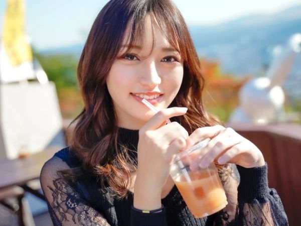 【温泉旅行】山奥の秘湯で美少女と過ごすエロティックな1泊2日！無毛の敏感マンコを激しく突き上げられ、痙攣しながらイキまくる！温泉とセックスでトロトロになった美少女の悶絶姿がたまらない！♨️