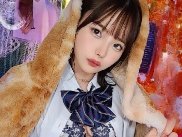 【コスプレリフレ嬢と制服プレイ】「責任取ってよね♥」貧乳スレンダー美女と制服コスでエッチなサービス！パイパンま●こにたっぷり種付けされちゃう、ドキドキの制服SEX♡